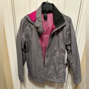 Used Women’s The North Face light weight raincoat